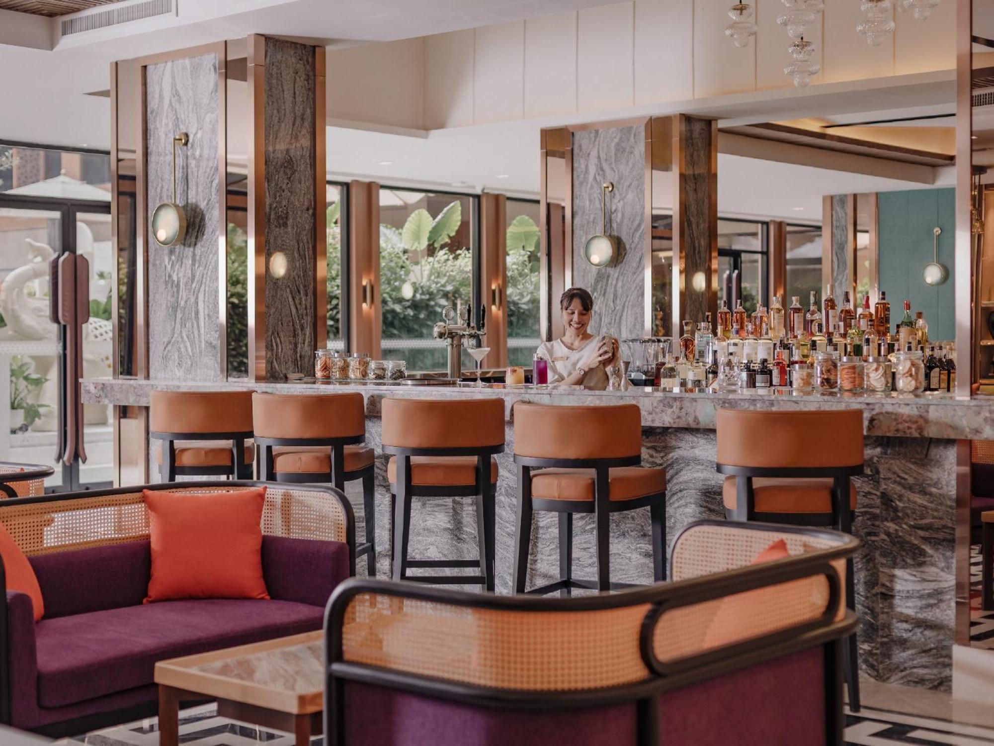 Nysa Hotel Bangkok Sukhumvit 11 Екстериор снимка The bar at the lobby