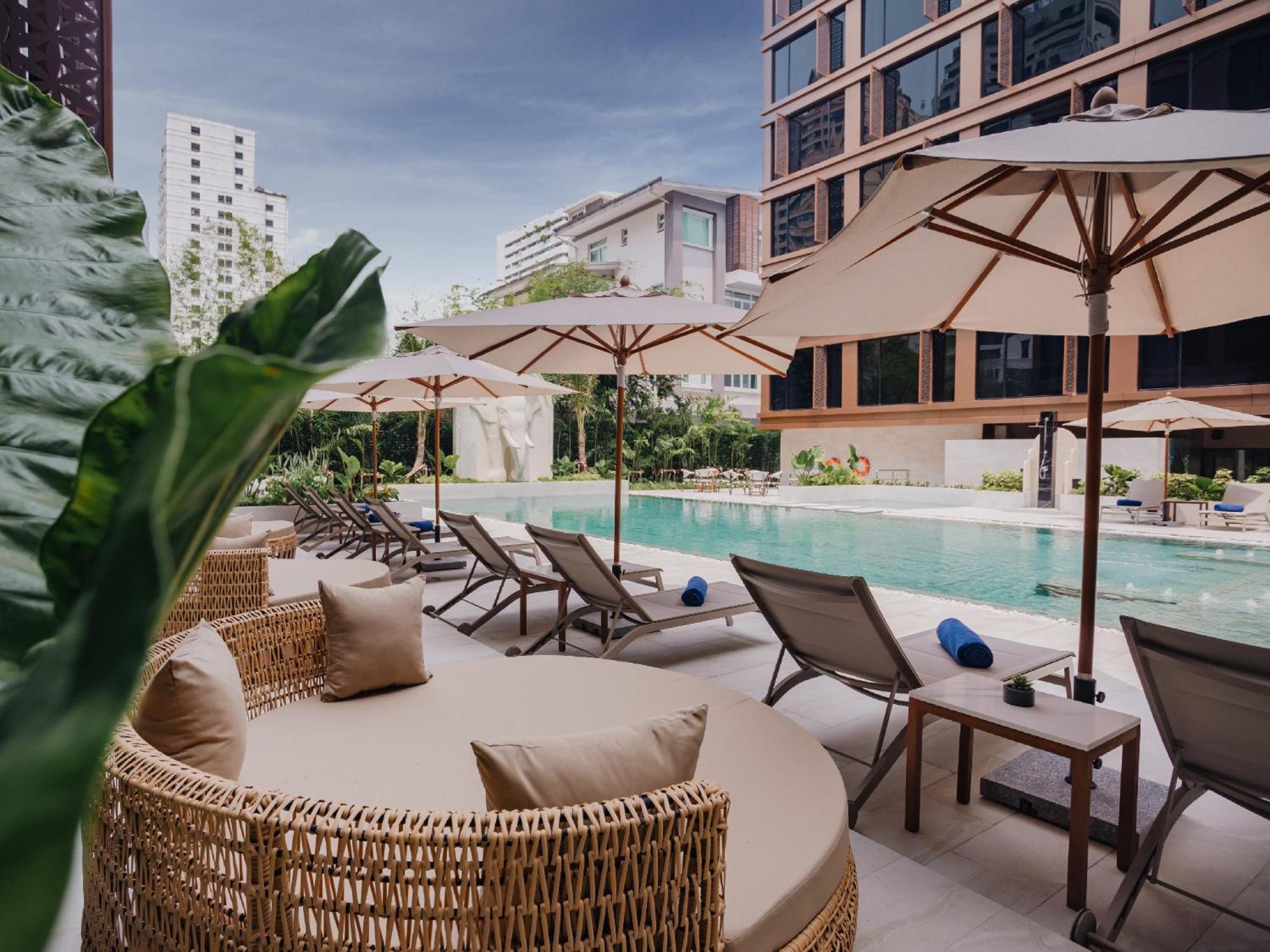 Nysa Hotel Bangkok Sukhumvit 11 Екстериор снимка The swimming pool at the hotel