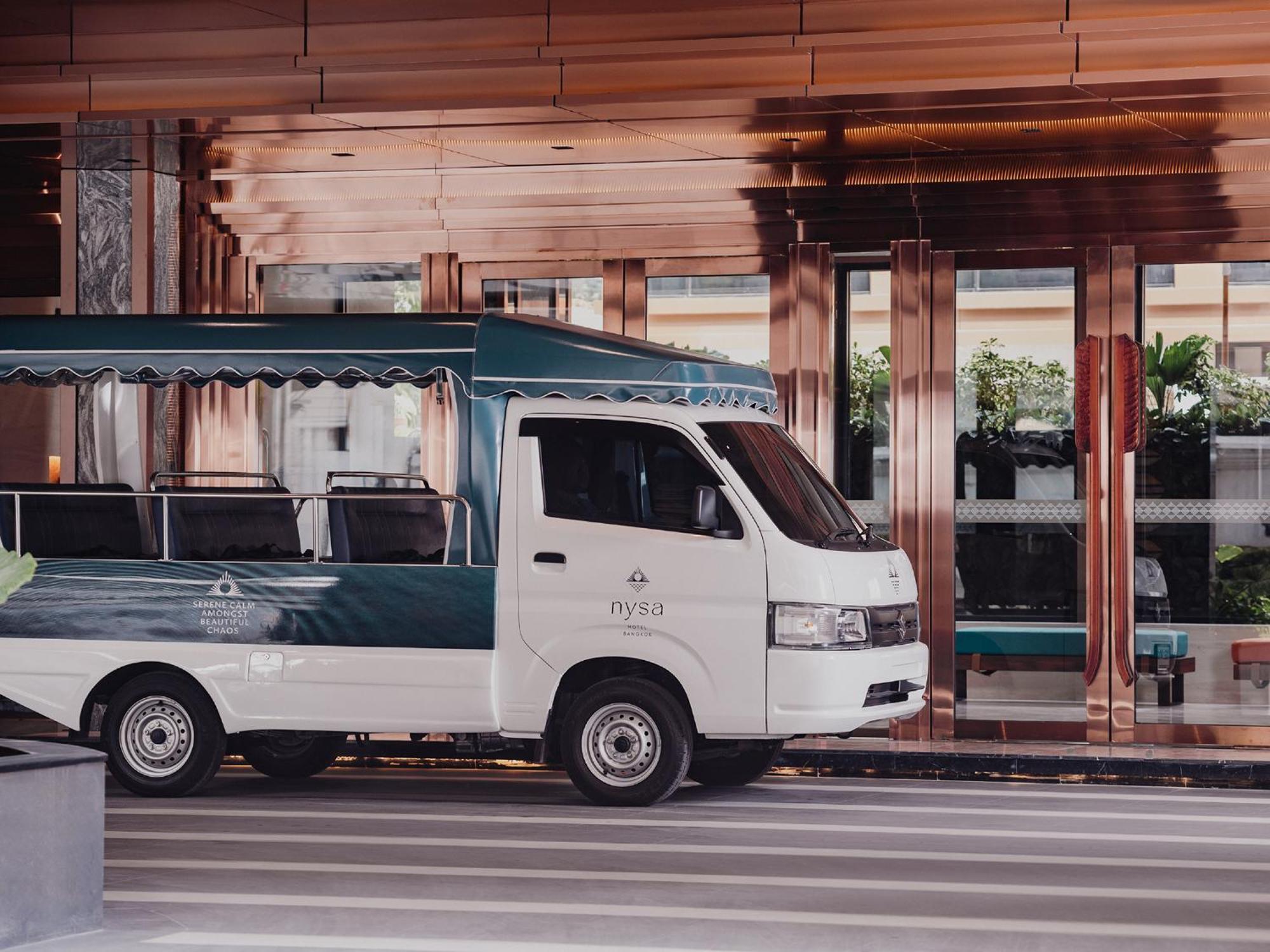 Nysa Hotel Bangkok Sukhumvit 11 Екстериор снимка Daihatsu Mira