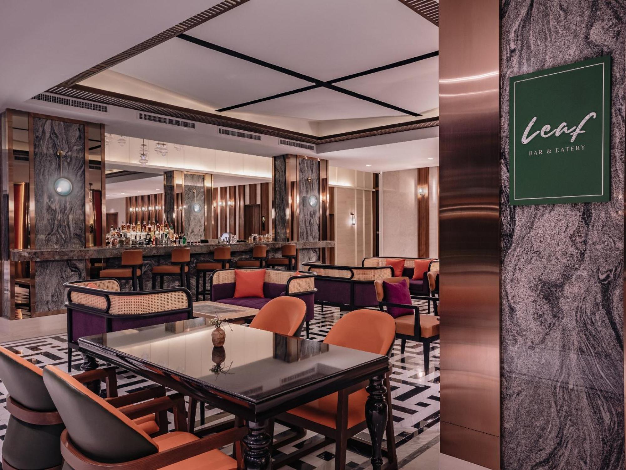 Nysa Hotel Bangkok Sukhumvit 11 Екстериор снимка Verf Bar & Lounge