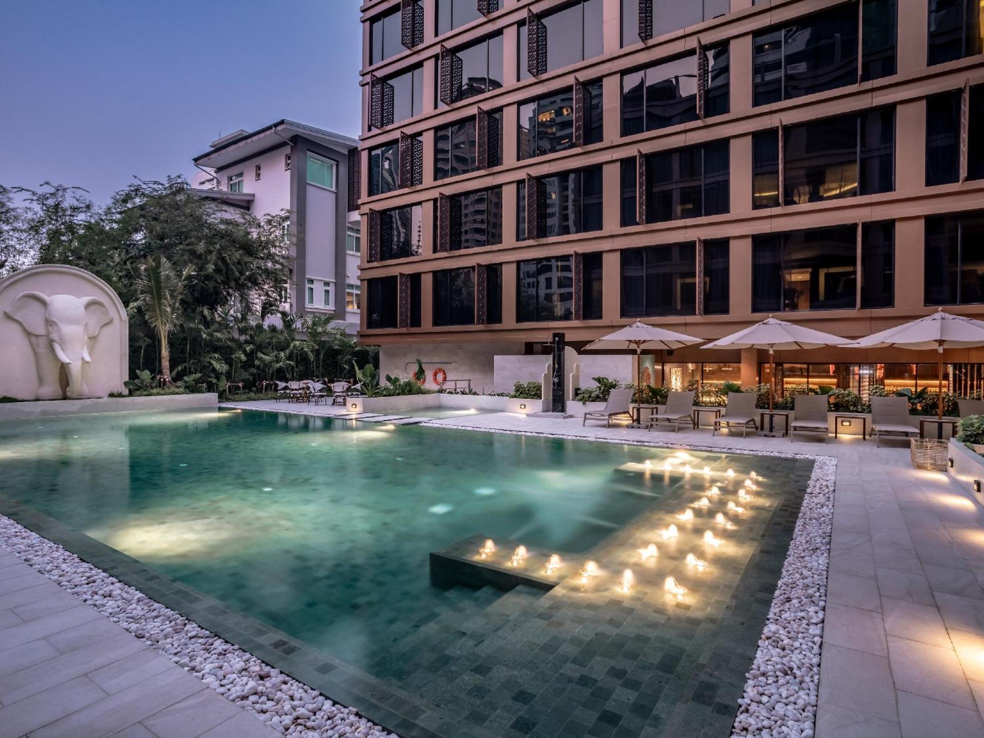 Nysa Hotel Bangkok Sukhumvit 11 Екстериор снимка The hotel's pool