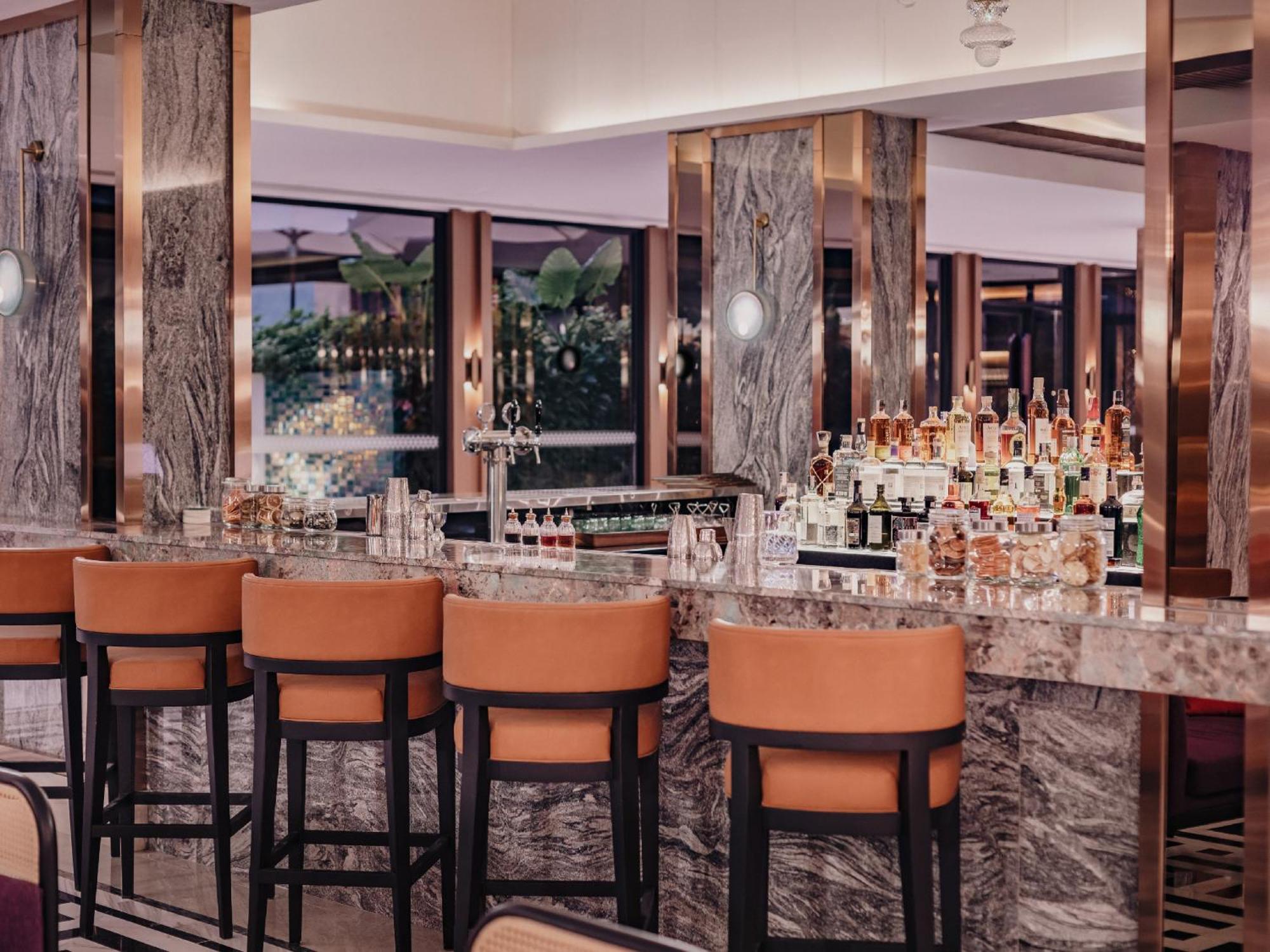 Nysa Hotel Bangkok Sukhumvit 11 Екстериор снимка The bar at the 1919