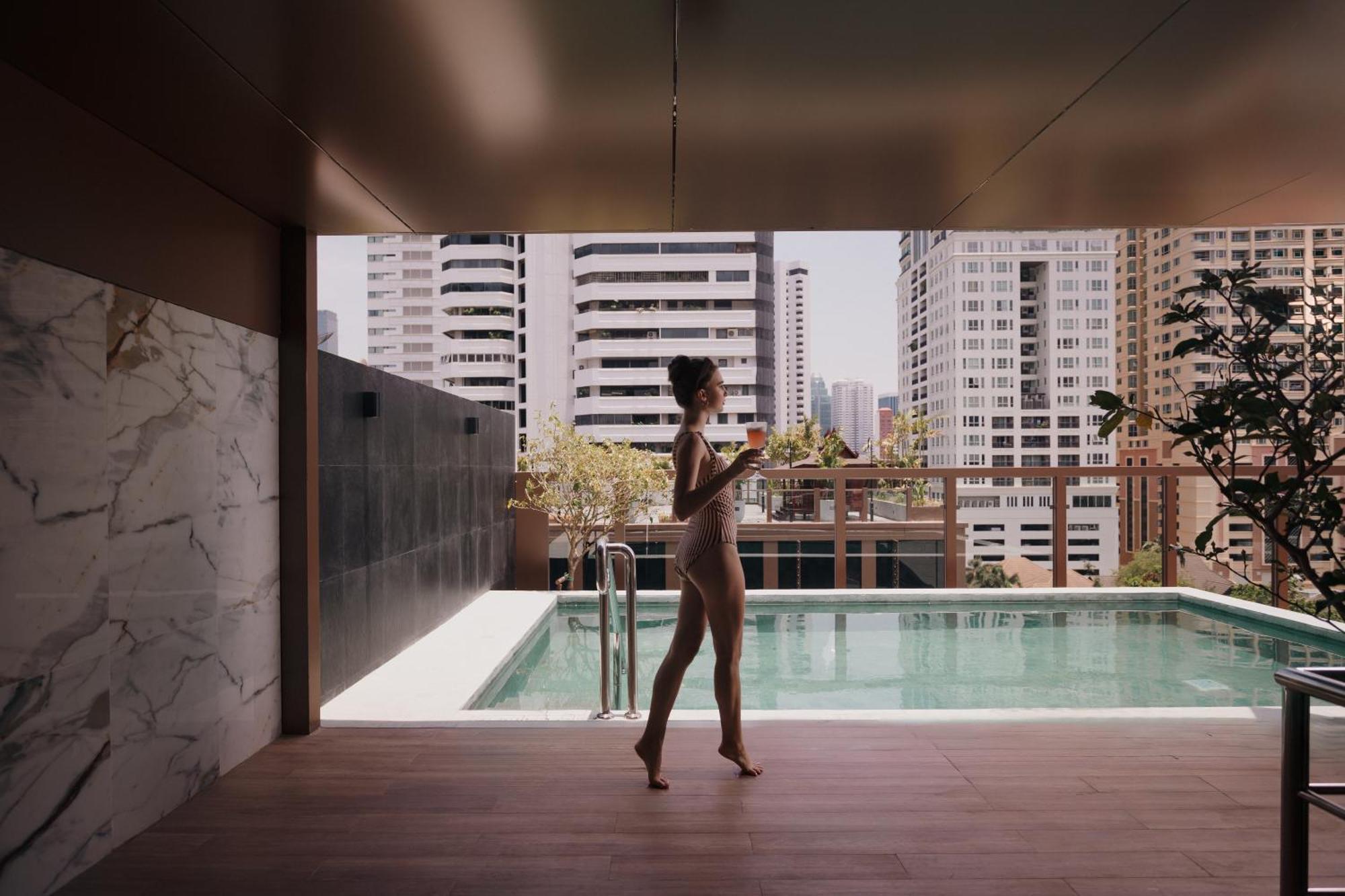 Nysa Hotel Bangkok Sukhumvit 11 Екстериор снимка The rooftop pool at The Standard, Bangkok Sukhumvit