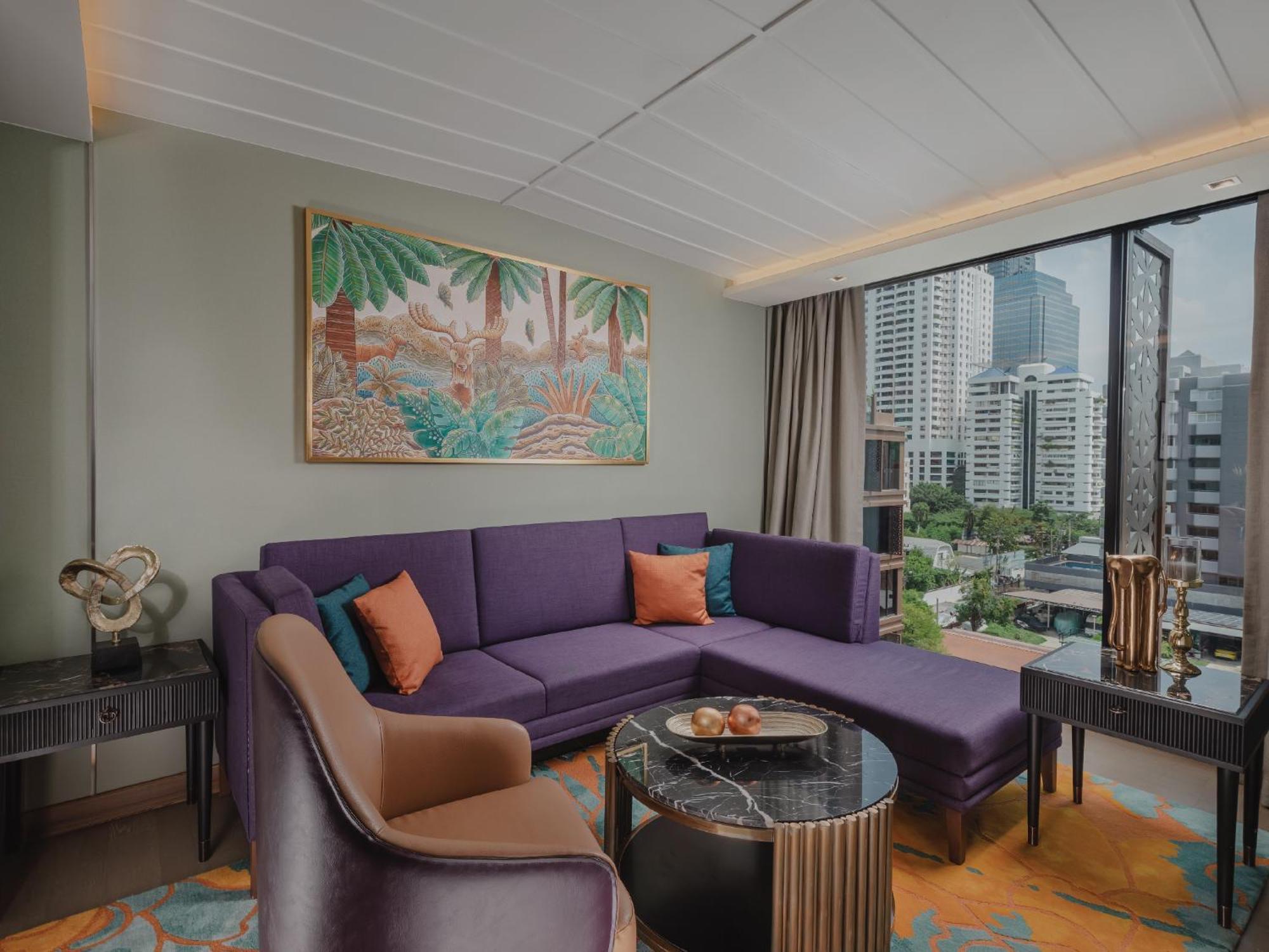 Nysa Hotel Bangkok Sukhumvit 11 Екстериор снимка Living room of a suite